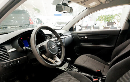 KIA Rio IV, 2018 год, 985 000 рублей, 20 фотография