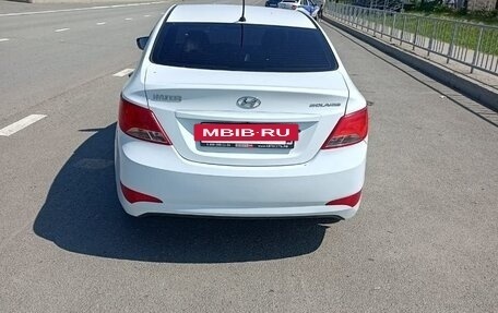 Hyundai Solaris II рестайлинг, 2015 год, 820 000 рублей, 2 фотография