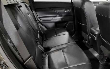 Mitsubishi Outlander III рестайлинг 3, 2015 год, 1 420 000 рублей, 12 фотография