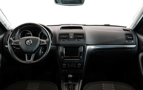 Skoda Yeti I рестайлинг, 2017 год, 1 599 000 рублей, 10 фотография