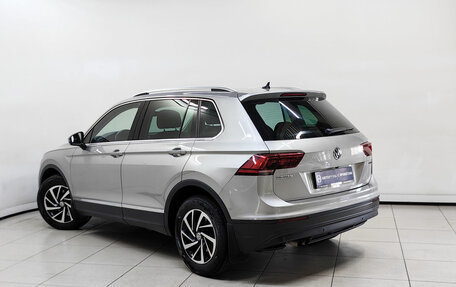 Volkswagen Tiguan II, 2019 год, 2 279 000 рублей, 2 фотография