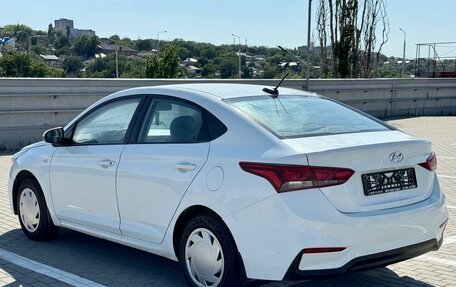 Hyundai Solaris II рестайлинг, 2018 год, 630 000 рублей, 4 фотография