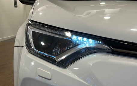 Toyota RAV4, 2017 год, 2 050 000 рублей, 6 фотография