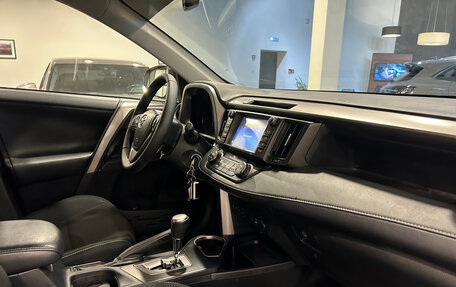 Toyota RAV4, 2017 год, 2 050 000 рублей, 23 фотография