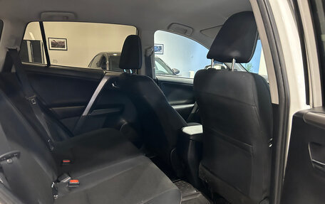Toyota RAV4, 2017 год, 2 050 000 рублей, 22 фотография