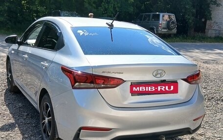 Hyundai Solaris II рестайлинг, 2017 год, 1 000 000 рублей, 2 фотография