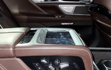 BMW 7 серия, 2018 год, 2 500 000 рублей, 10 фотография