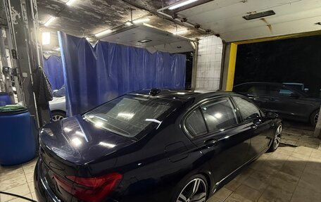 BMW 7 серия, 2018 год, 2 500 000 рублей, 11 фотография