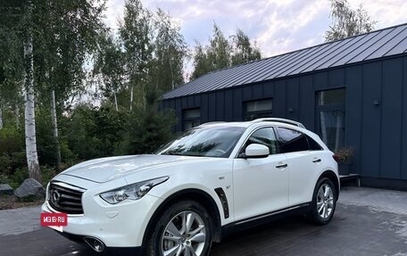 Infiniti QX70, 2016 год, 3 070 000 рублей, 4 фотография