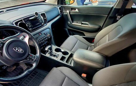 KIA Sportage IV рестайлинг, 2018 год, 1 800 000 рублей, 10 фотография