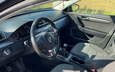 Volkswagen Passat B7, 2011 год, 1 090 000 рублей, 19 фотография