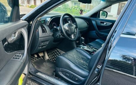 Infiniti QX70, 2013 год, 2 900 000 рублей, 11 фотография