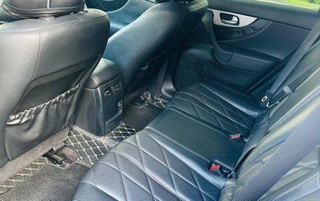 Infiniti QX70, 2013 год, 2 900 000 рублей, 10 фотография