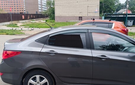 Hyundai Solaris II рестайлинг, 2011 год, 890 000 рублей, 20 фотография