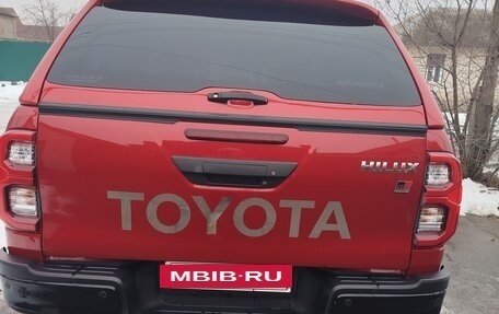 Toyota Hilux VIII, 2022 год, 5 950 000 рублей, 2 фотография