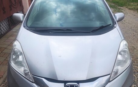 Honda Fit Shuttle I рестайлинг, 2014 год, 700 000 рублей, 2 фотография