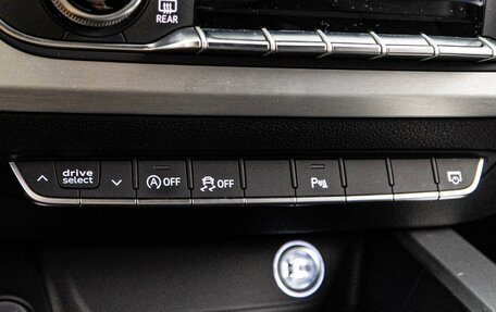 Audi A4, 2018 год, 2 825 500 рублей, 16 фотография