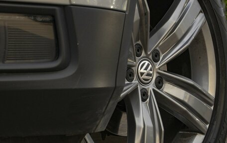 Volkswagen Tiguan II, 2018 год, 2 794 000 рублей, 30 фотография
