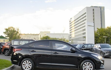 Hyundai Solaris II рестайлинг, 2017 год, 995 000 рублей, 4 фотография