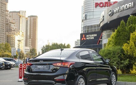 Hyundai Solaris II рестайлинг, 2017 год, 995 000 рублей, 5 фотография