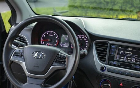 Hyundai Solaris II рестайлинг, 2017 год, 995 000 рублей, 14 фотография