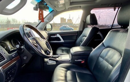 Toyota Land Cruiser 200, 2015 год, 5 900 000 рублей, 8 фотография