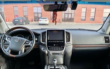 Toyota Land Cruiser 200, 2015 год, 5 900 000 рублей, 10 фотография