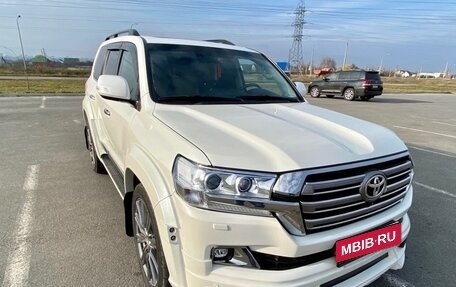 Toyota Land Cruiser 200, 2015 год, 5 900 000 рублей, 2 фотография