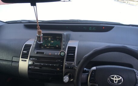 Toyota Prius, 2010 год, 815 000 рублей, 6 фотография