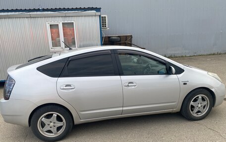 Toyota Prius, 2010 год, 815 000 рублей, 4 фотография