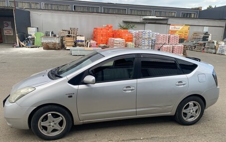 Toyota Prius, 2010 год, 815 000 рублей, 3 фотография