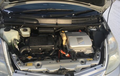 Toyota Prius, 2010 год, 815 000 рублей, 7 фотография