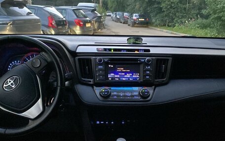 Toyota RAV4, 2015 год, 1 950 000 рублей, 11 фотография