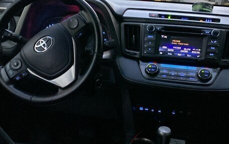 Toyota RAV4, 2015 год, 1 950 000 рублей, 12 фотография