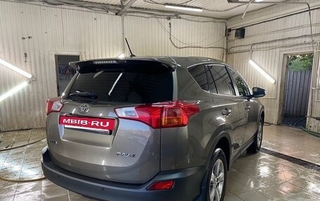 Toyota RAV4, 2015 год, 1 950 000 рублей, 6 фотография
