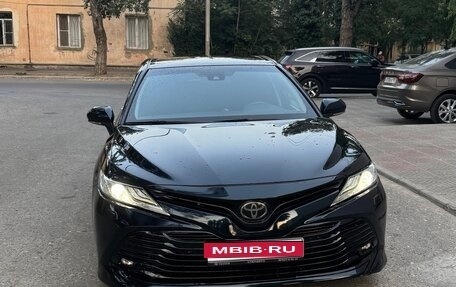 Toyota Camry, 2018 год, 2 050 000 рублей, 1 фотография