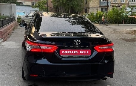 Toyota Camry, 2018 год, 2 050 000 рублей, 4 фотография