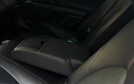 Toyota Camry, 2018 год, 2 050 000 рублей, 10 фотография