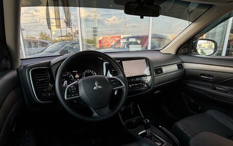 Mitsubishi Outlander III рестайлинг 3, 2014 год, 1 350 000 рублей, 6 фотография