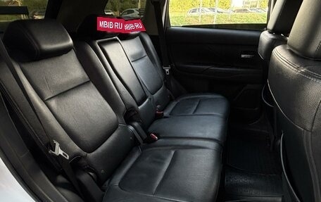 Mitsubishi Outlander III рестайлинг 3, 2014 год, 1 350 000 рублей, 7 фотография