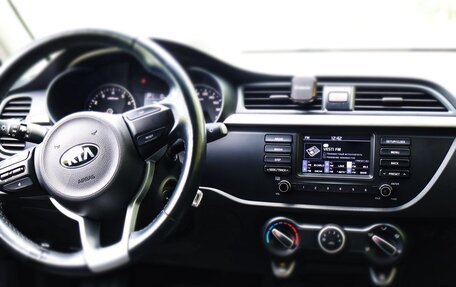 KIA Rio IV, 2018 год, 1 430 000 рублей, 8 фотография