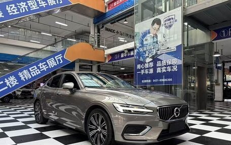 Volvo S60 III, 2022 год, 2 850 100 рублей, 3 фотография