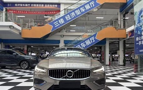 Volvo S60 III, 2022 год, 2 850 100 рублей, 2 фотография