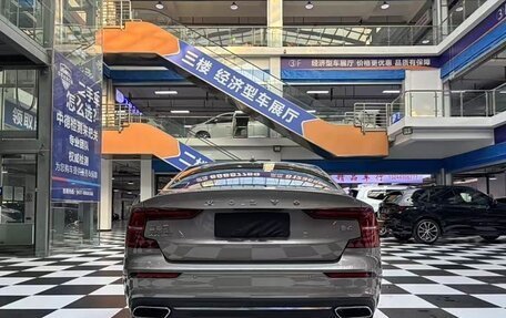 Volvo S60 III, 2022 год, 2 850 100 рублей, 6 фотография