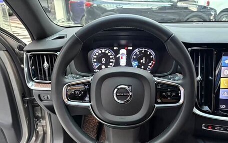 Volvo S60 III, 2022 год, 2 850 100 рублей, 9 фотография