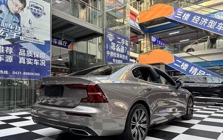 Volvo S60 III, 2022 год, 2 850 100 рублей, 5 фотография
