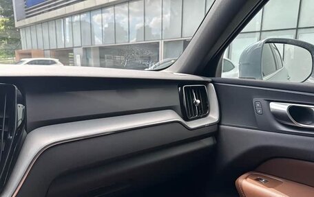 Volvo XC60 II, 2022 год, 3 300 000 рублей, 9 фотография