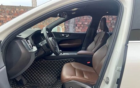 Volvo XC60 II, 2022 год, 3 500 000 рублей, 7 фотография