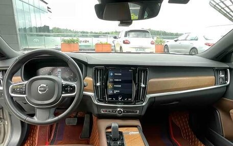 Volvo S90 II рестайлинг, 2021 год, 3 300 000 рублей, 4 фотография