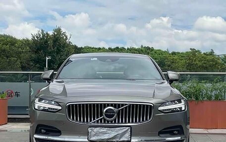 Volvo S90 II рестайлинг, 2021 год, 3 300 000 рублей, 2 фотография